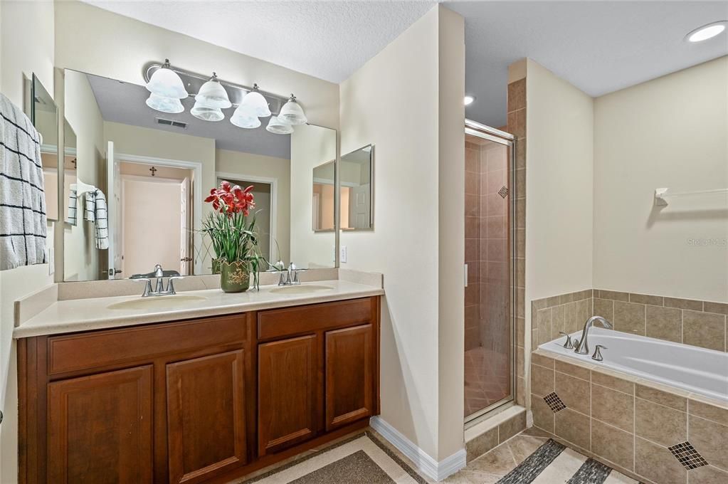 For Sale: $355,000 (3 beds, 2 baths, 1568 Square Feet)