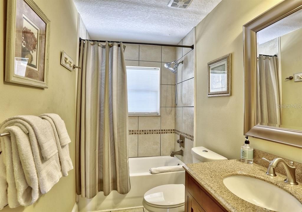 En Venta: $1,200,000 (4 camas, 2 baños, 1992 Pies cuadrados)