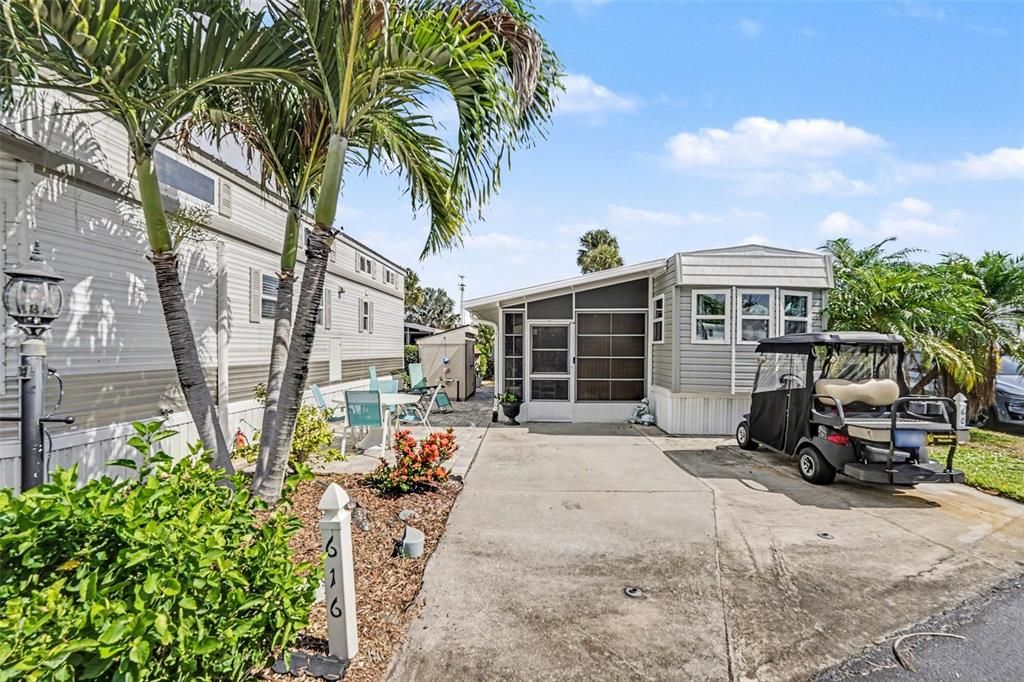 For Sale: $259,900 (1 beds, 1 baths, 400 Square Feet)