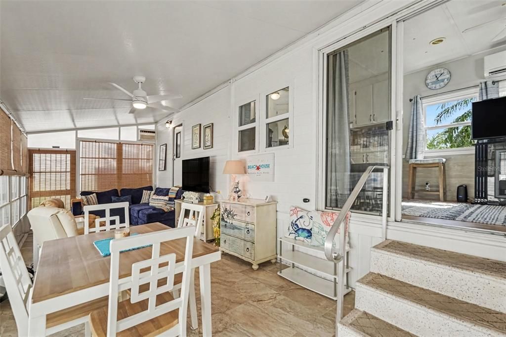 For Sale: $259,900 (1 beds, 1 baths, 400 Square Feet)