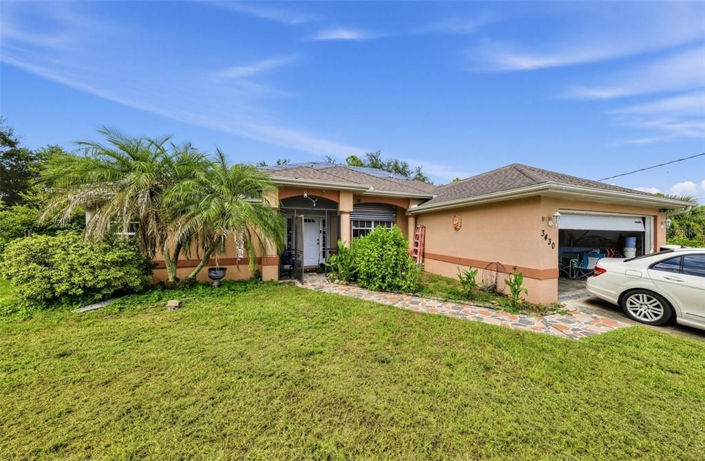 For Sale: $299,900 (3 beds, 2 baths, 1613 Square Feet)