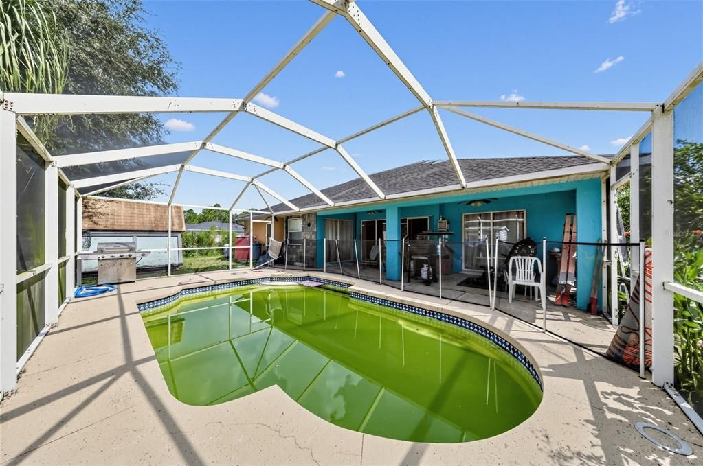 For Sale: $299,900 (3 beds, 2 baths, 1613 Square Feet)