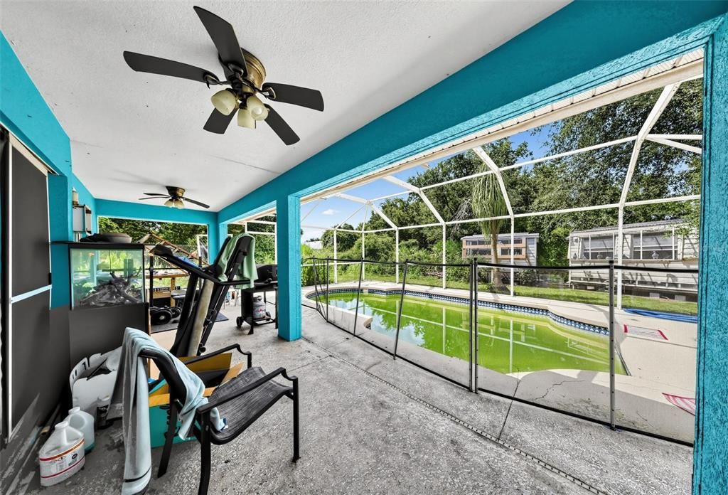 For Sale: $299,900 (3 beds, 2 baths, 1613 Square Feet)