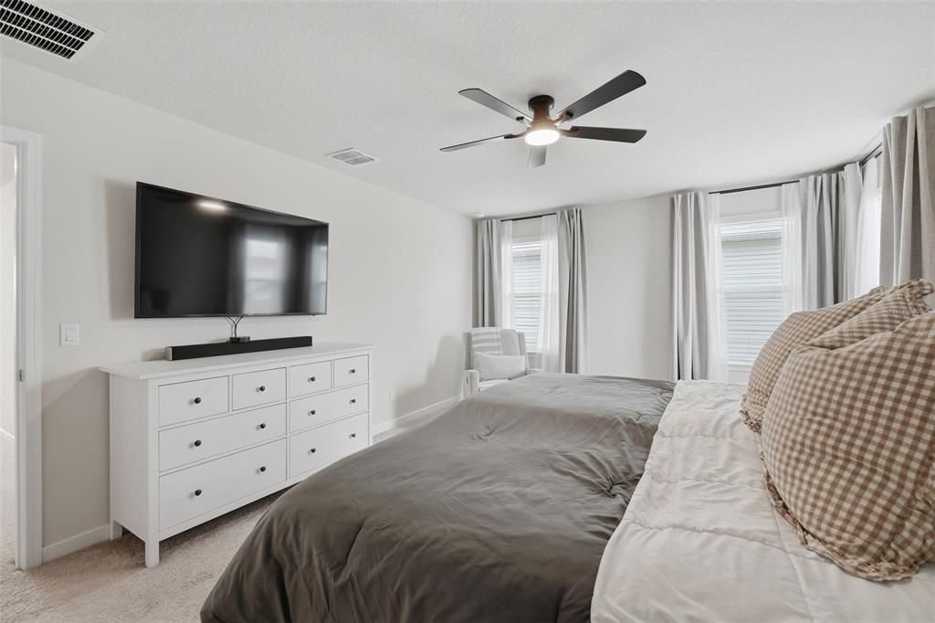 For Sale: $403,000 (4 beds, 3 baths, 2554 Square Feet)