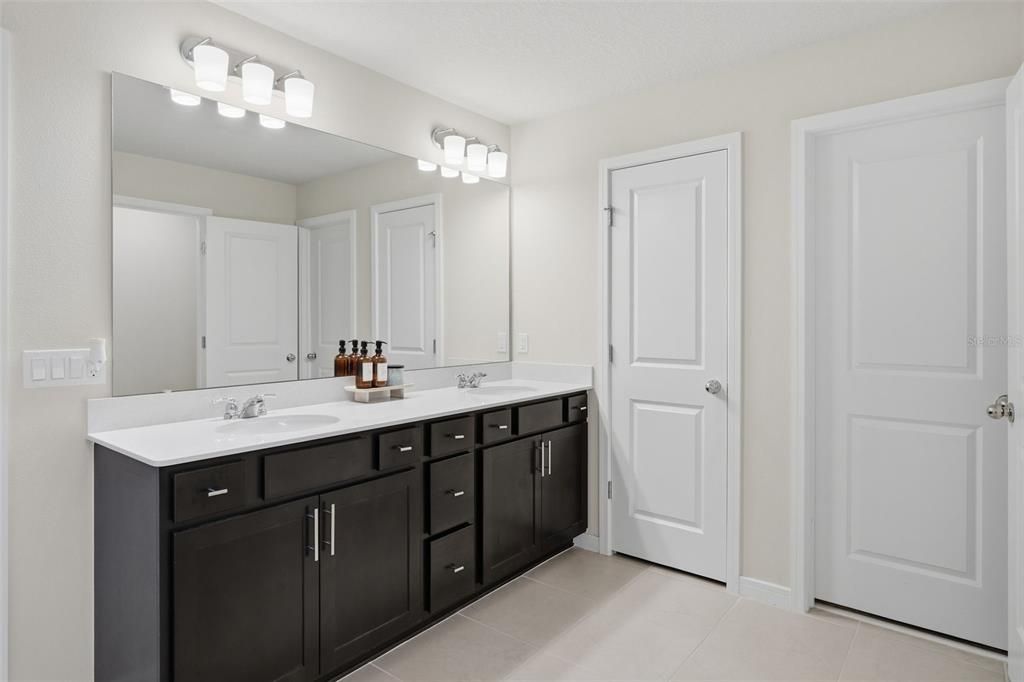 For Sale: $403,000 (4 beds, 3 baths, 2554 Square Feet)