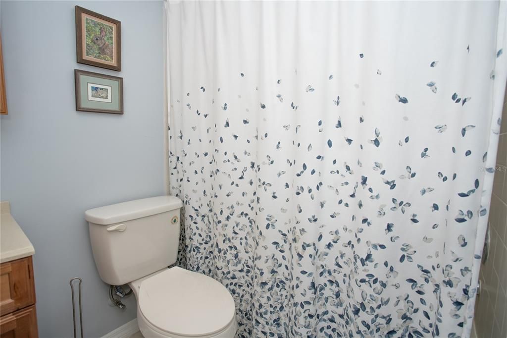 Activo con contrato: $215,000 (2 camas, 2 baños, 810 Pies cuadrados)