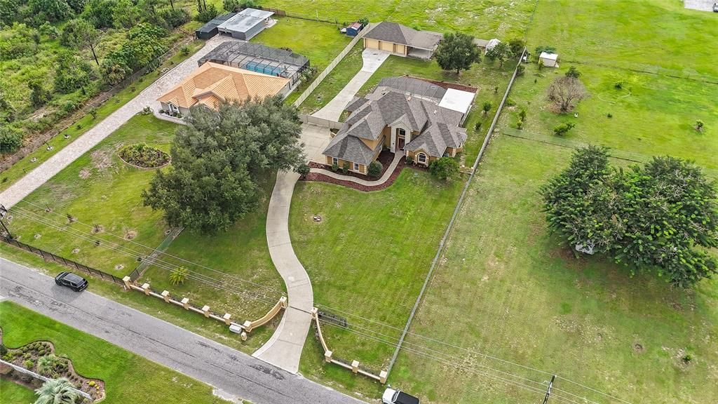 For Sale: $949,000 (5 beds, 4 baths, 3887 Square Feet)