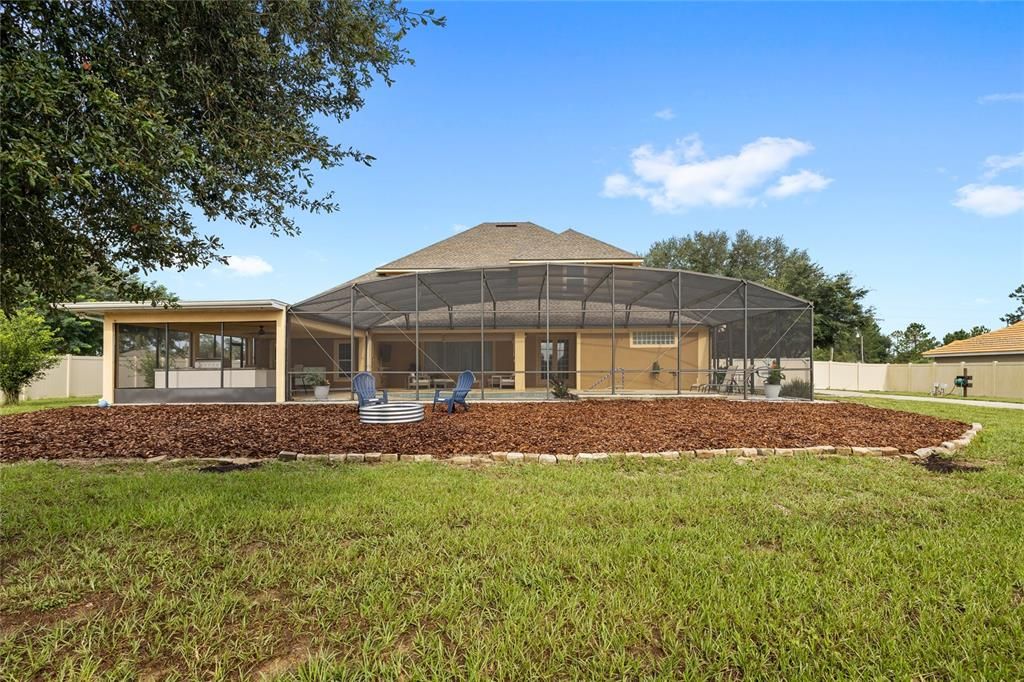 For Sale: $949,000 (5 beds, 4 baths, 3887 Square Feet)