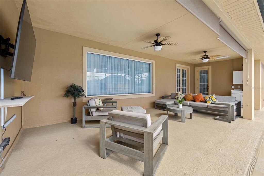 For Sale: $949,000 (5 beds, 4 baths, 3887 Square Feet)