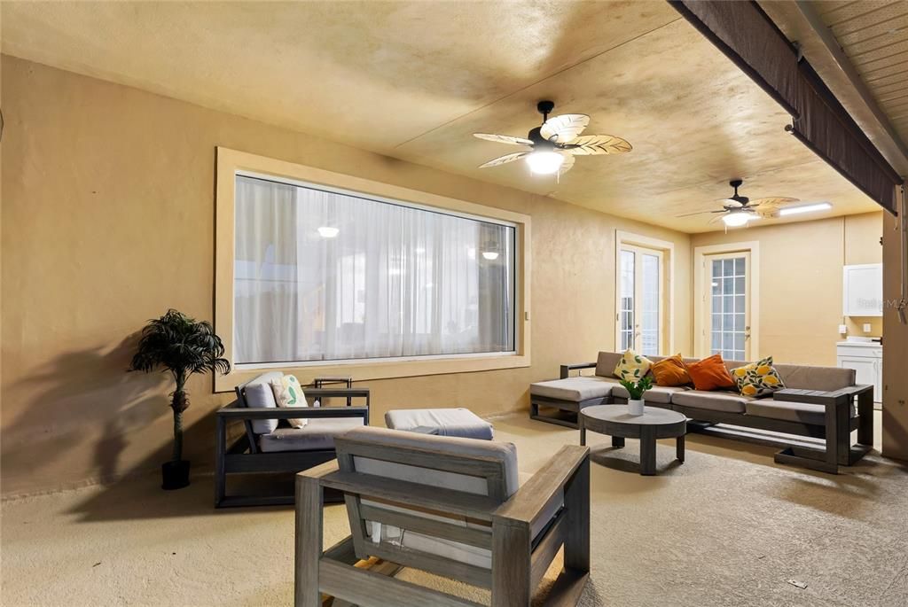 For Sale: $949,000 (5 beds, 4 baths, 3887 Square Feet)