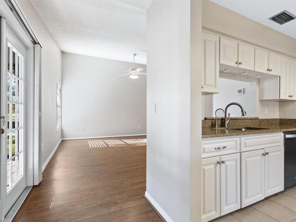 En Venta: $305,000 (2 camas, 2 baños, 1239 Pies cuadrados)