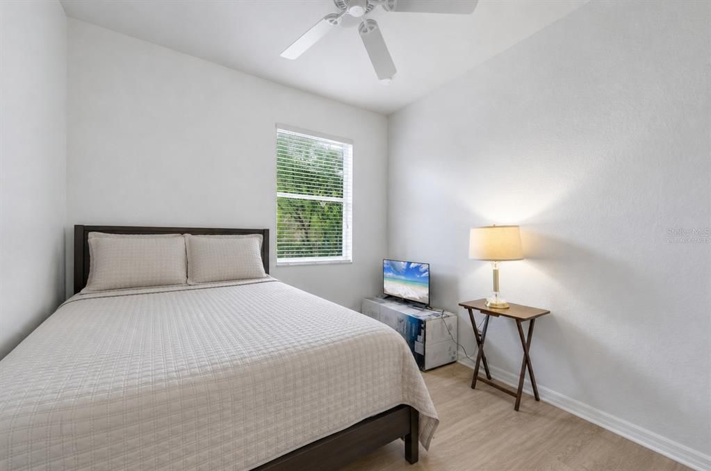 For Sale: $345,000 (3 beds, 2 baths, 1271 Square Feet)