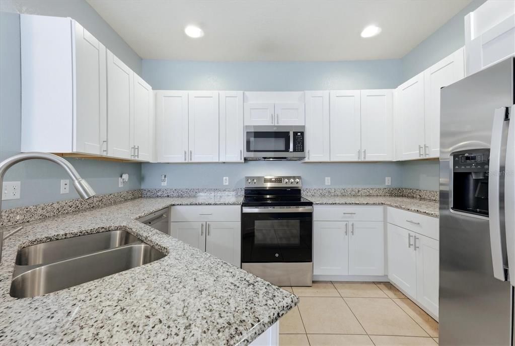 For Sale: $345,000 (3 beds, 2 baths, 1271 Square Feet)