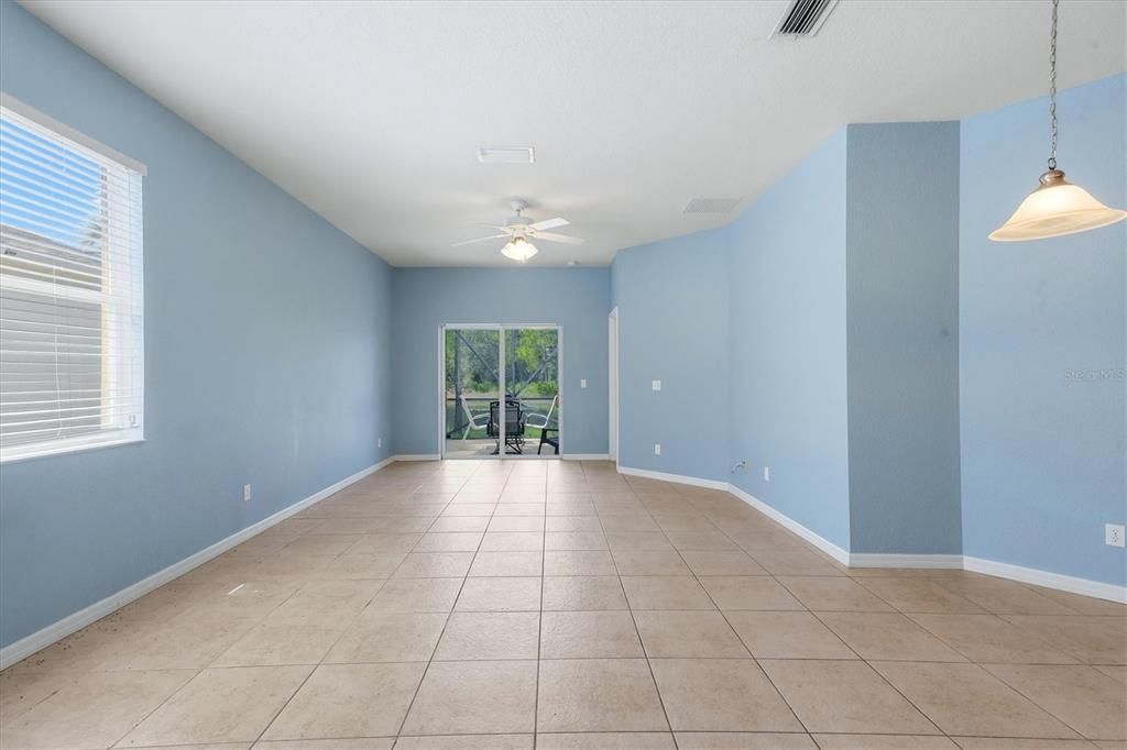 For Sale: $345,000 (3 beds, 2 baths, 1271 Square Feet)