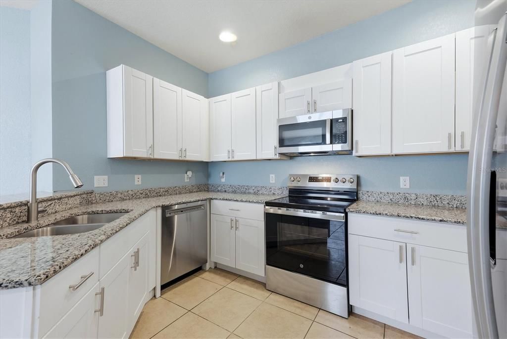 For Sale: $345,000 (3 beds, 2 baths, 1271 Square Feet)