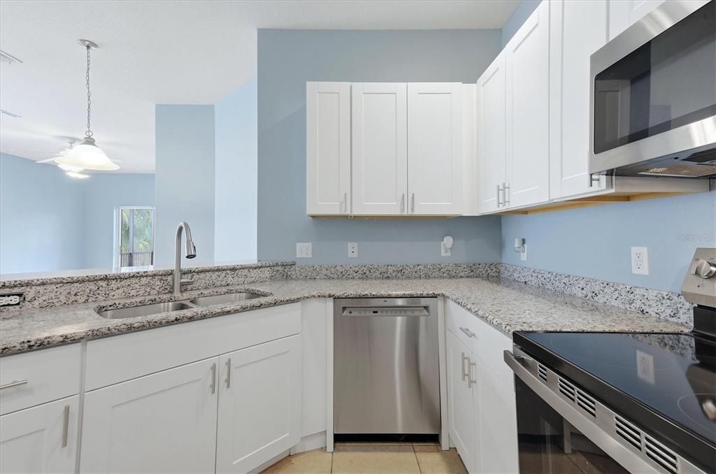 For Sale: $345,000 (3 beds, 2 baths, 1271 Square Feet)