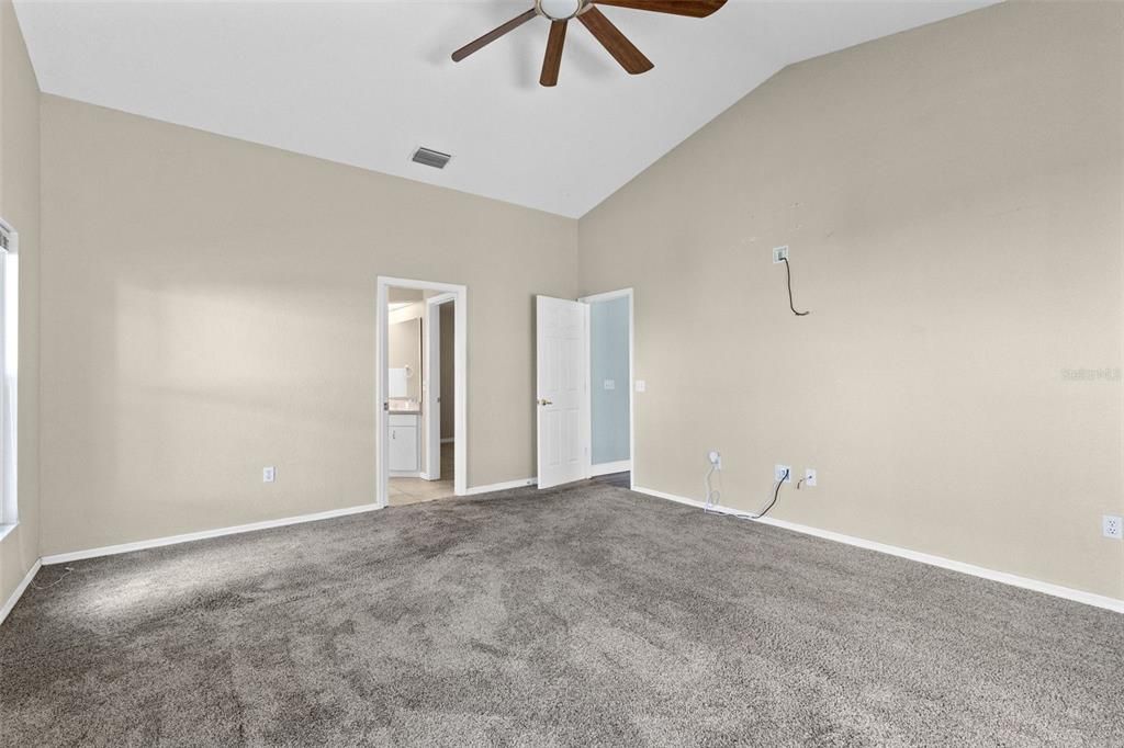 For Sale: $499,000 (3 beds, 2 baths, 2370 Square Feet)