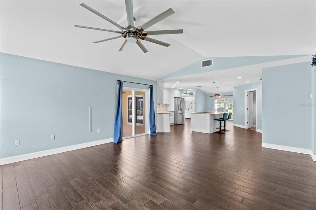 For Sale: $499,000 (3 beds, 2 baths, 2370 Square Feet)