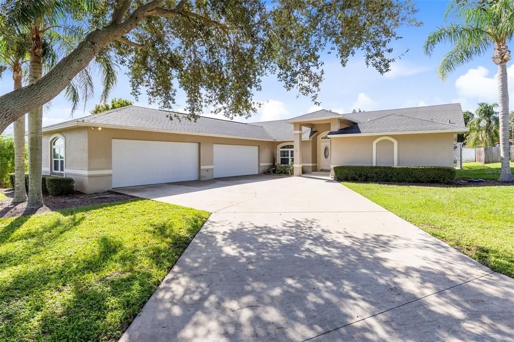 For Sale: $499,000 (3 beds, 2 baths, 2370 Square Feet)