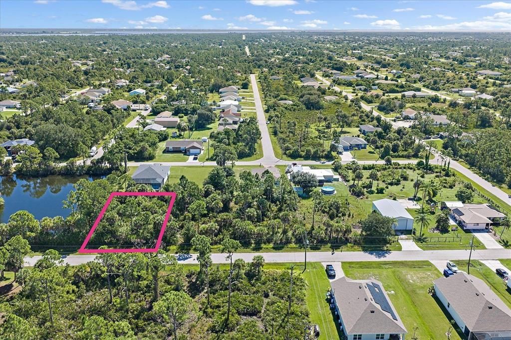 На продажу: $35,000 (0.23 acres)