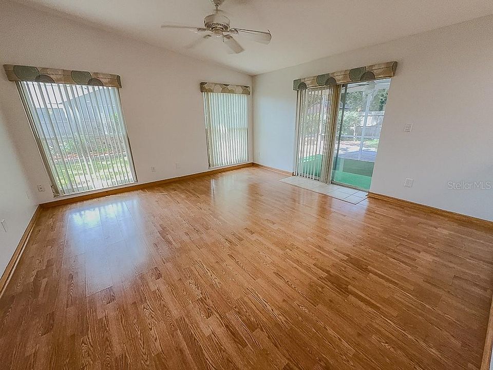 На продажу: $439,000 (3 спален, 2 ванн, 1595 Квадратных фут)