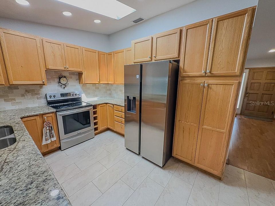 На продажу: $439,000 (3 спален, 2 ванн, 1595 Квадратных фут)