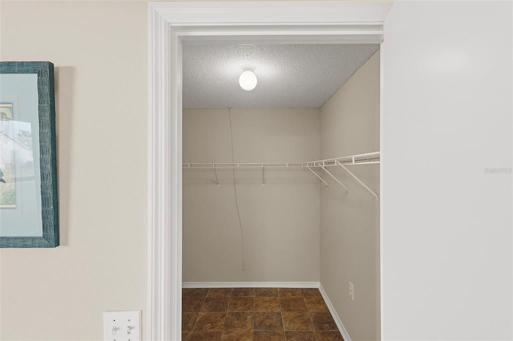 En Venta: $240,000 (2 camas, 2 baños, 1121 Pies cuadrados)