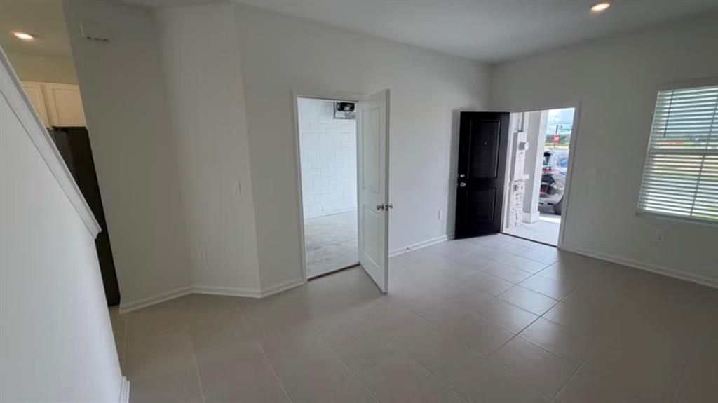 En Renta: $2,395 (3 camas, 2 baños, 1834 Pies cuadrados)