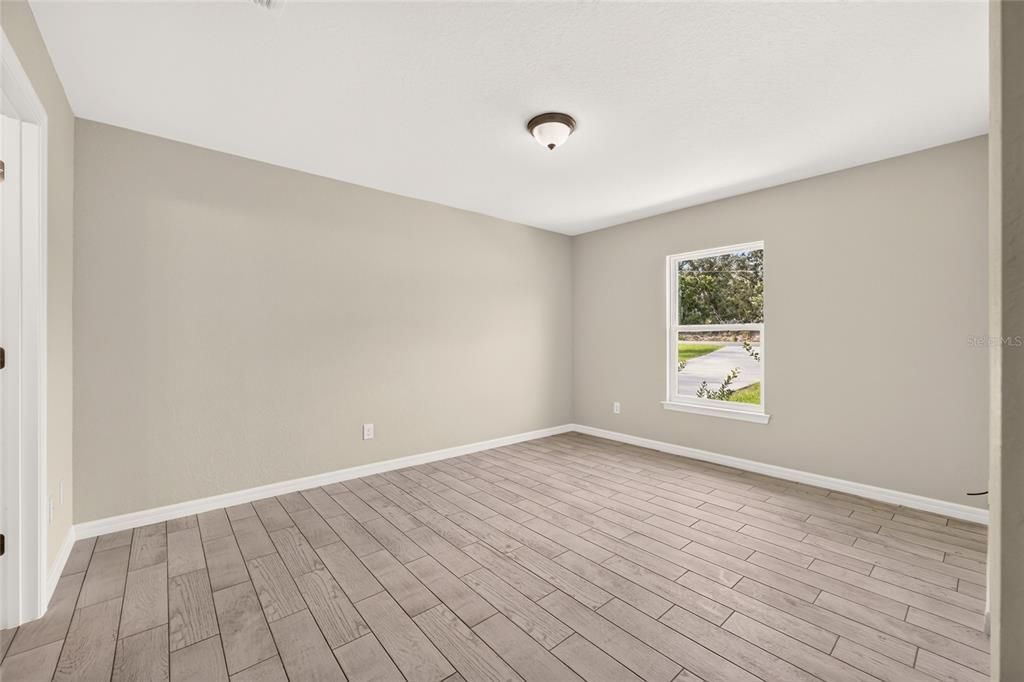 For Sale: $240,000 (3 beds, 2 baths, 1091 Square Feet)