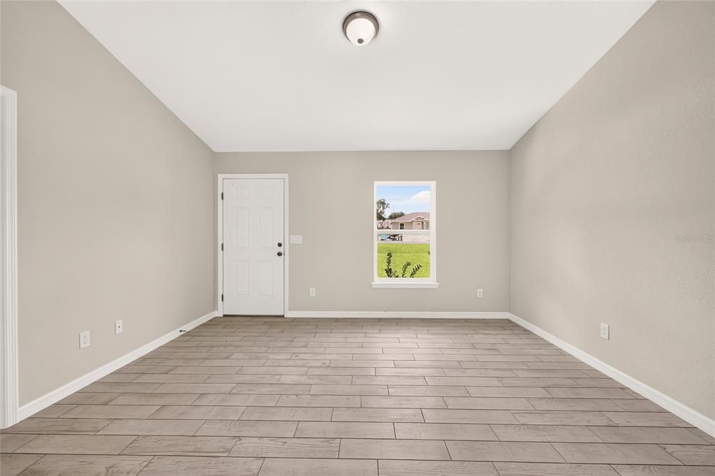 For Sale: $240,000 (3 beds, 2 baths, 1091 Square Feet)