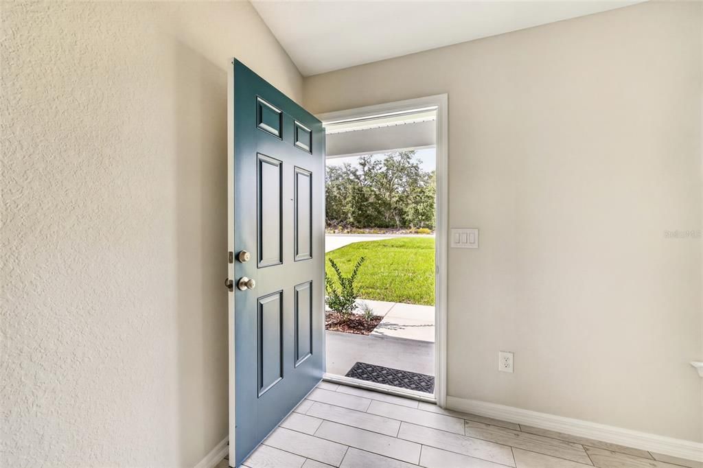For Sale: $240,000 (3 beds, 2 baths, 1091 Square Feet)