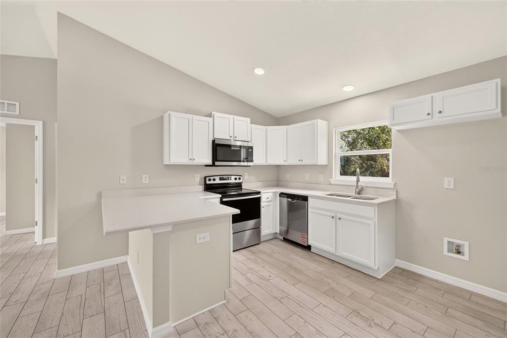For Sale: $240,000 (3 beds, 2 baths, 1091 Square Feet)