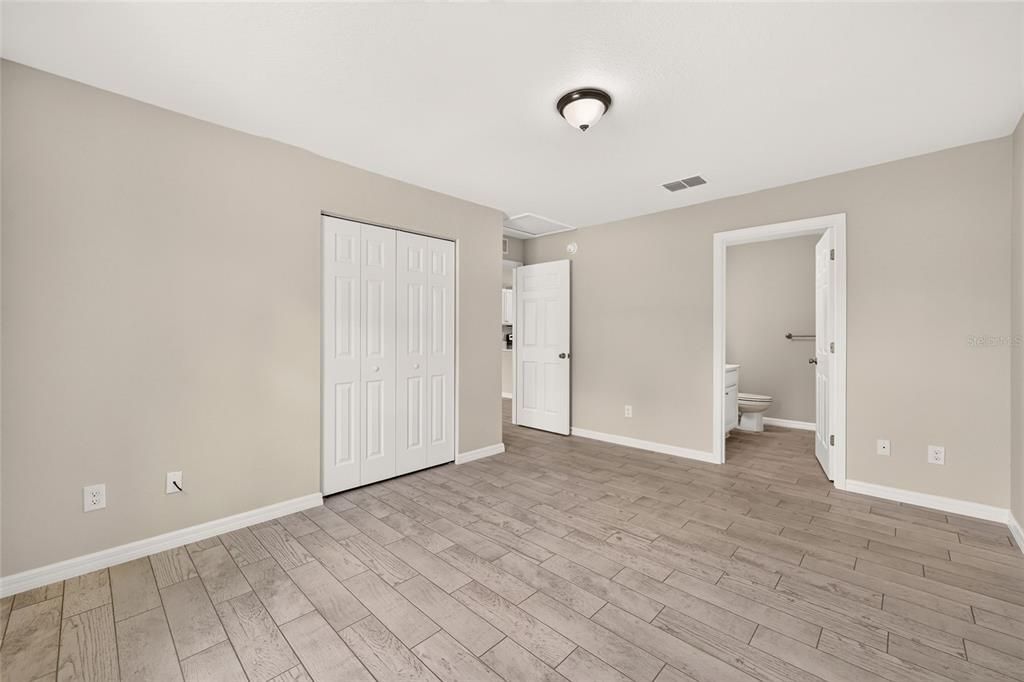 For Sale: $240,000 (3 beds, 2 baths, 1091 Square Feet)