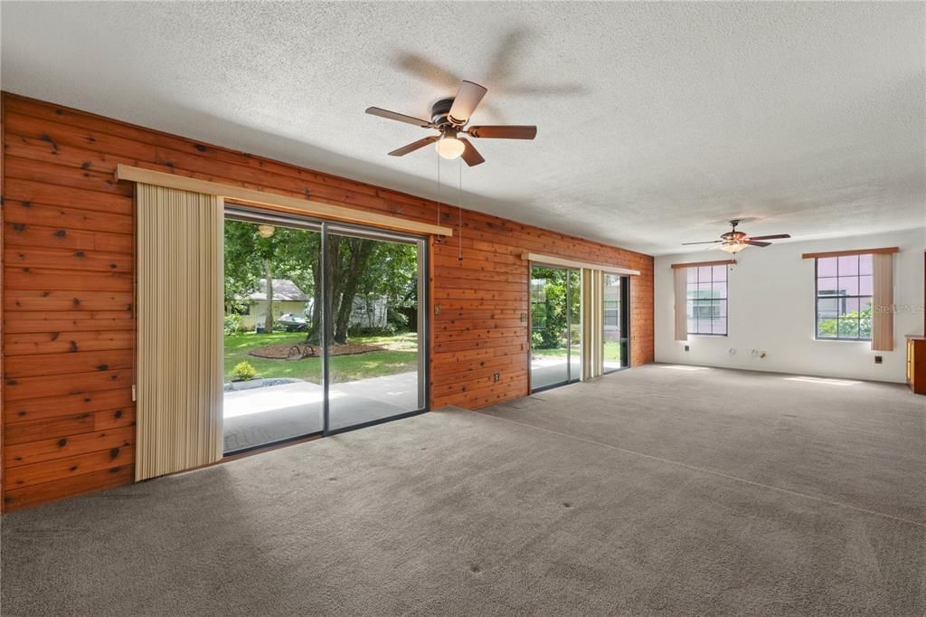 For Sale: $249,000 (2 beds, 2 baths, 1384 Square Feet)