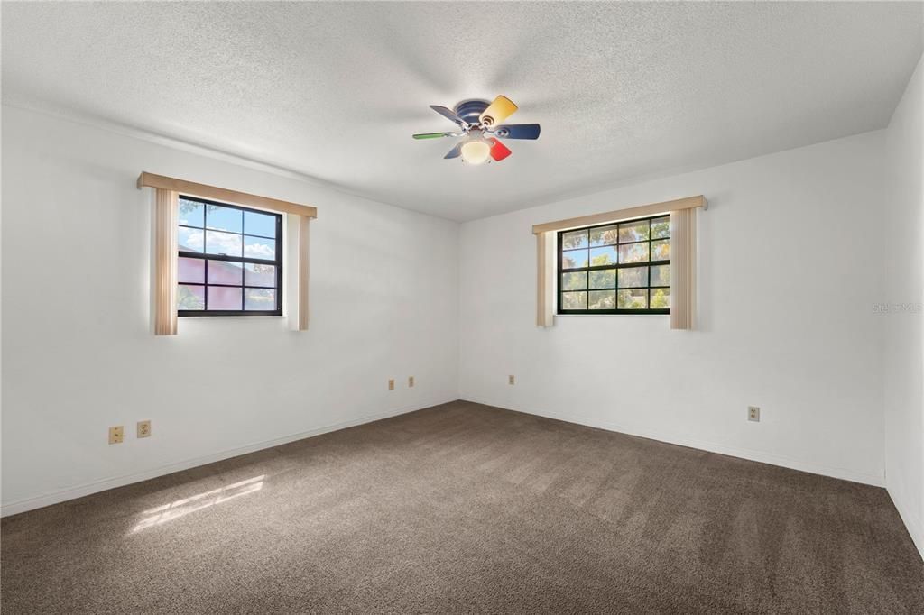 For Sale: $249,000 (2 beds, 2 baths, 1384 Square Feet)