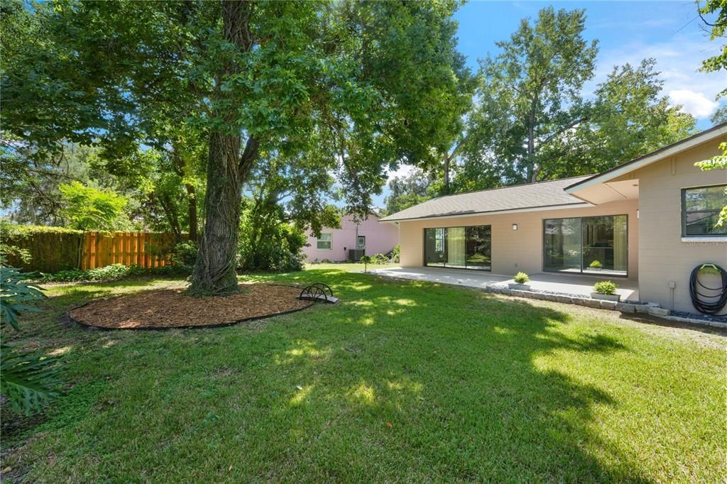 For Sale: $249,000 (2 beds, 2 baths, 1384 Square Feet)