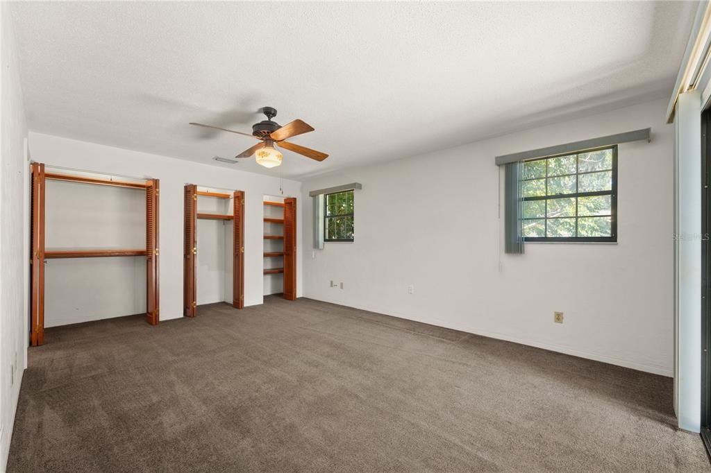 For Sale: $249,000 (2 beds, 2 baths, 1384 Square Feet)
