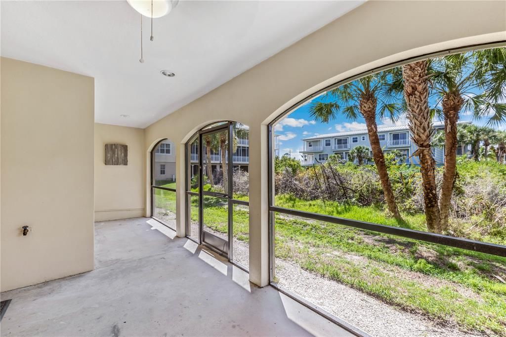 En Venta: $424,900 (4 camas, 3 baños, 2245 Pies cuadrados)