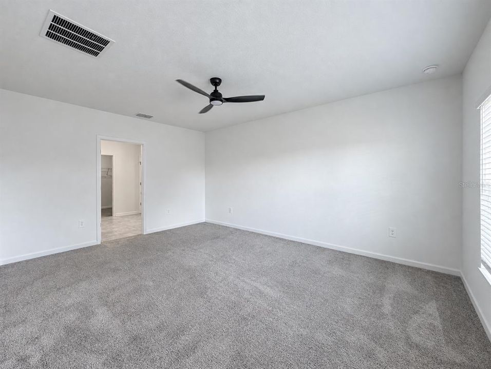 En Renta: $2,400 (4 camas, 2 baños, 1939 Pies cuadrados)