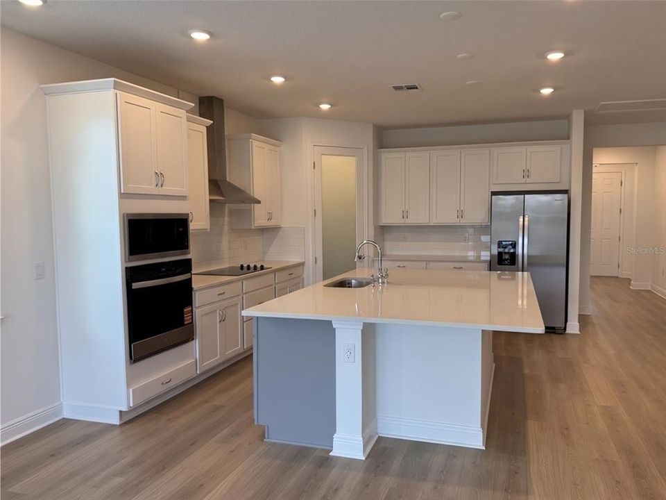 For Rent: $4,300 (6 beds, 4 baths, 3412 Square Feet)