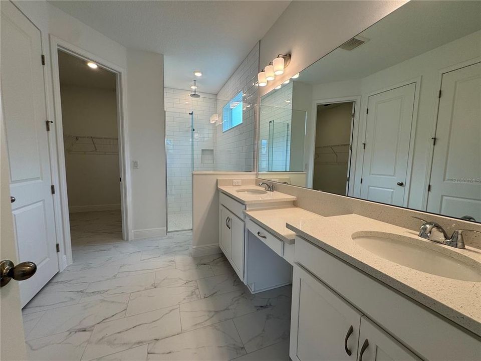 For Rent: $4,300 (6 beds, 4 baths, 3412 Square Feet)