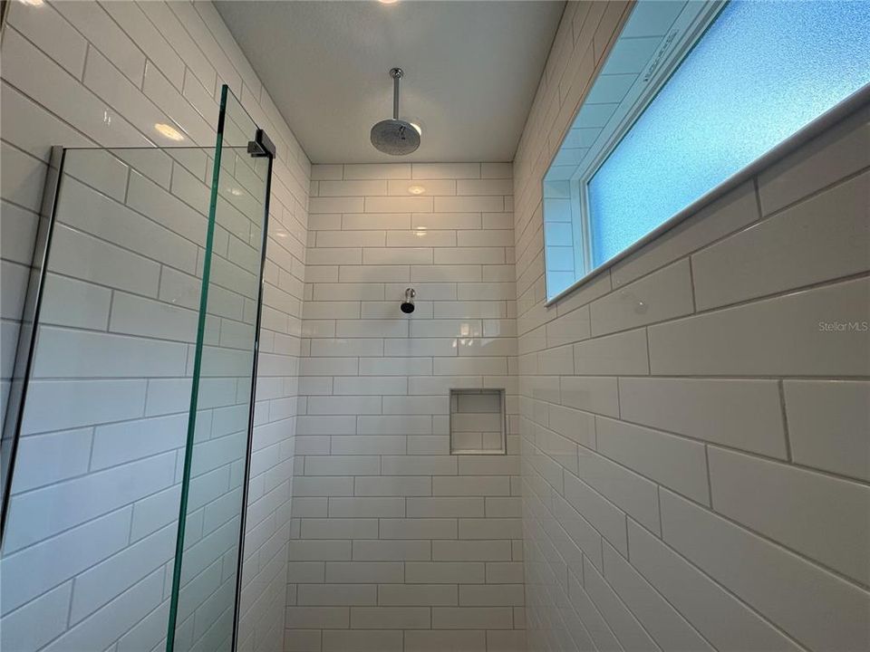 For Rent: $4,300 (6 beds, 4 baths, 3412 Square Feet)