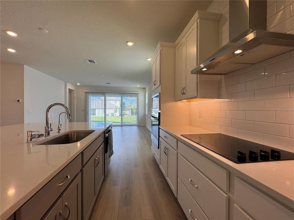 For Rent: $4,300 (6 beds, 4 baths, 3412 Square Feet)
