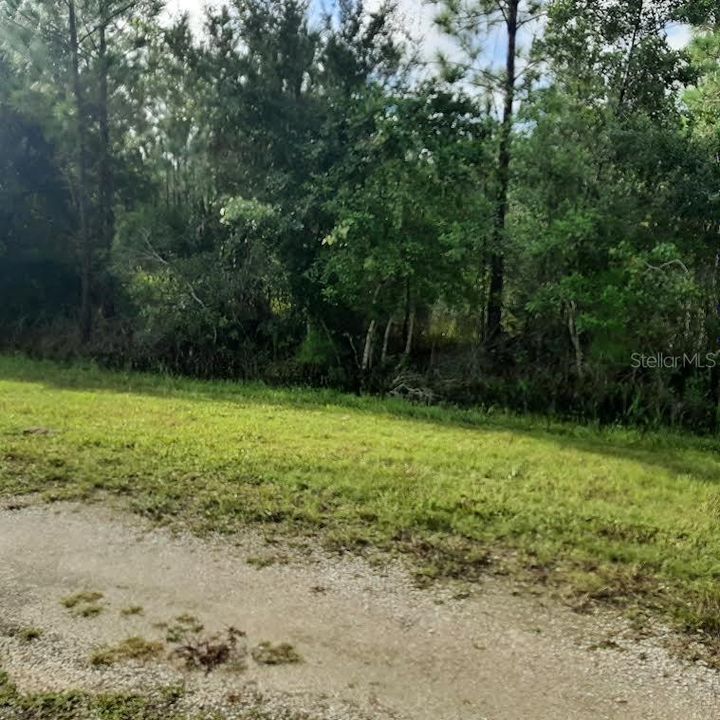 На продажу: $10,000 (0.50 acres)