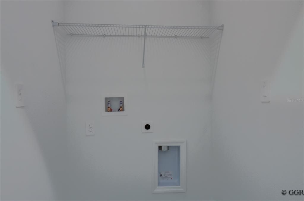 En Renta: $2,050 (3 camas, 2 baños, 1738 Pies cuadrados)