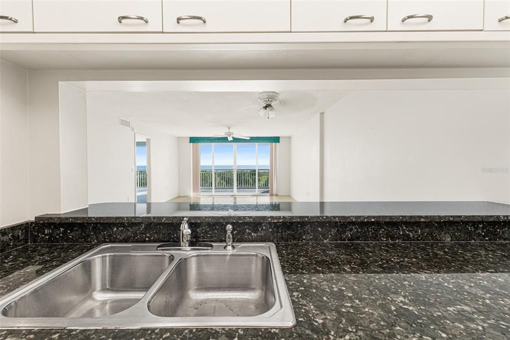 For Sale: $550,000 (2 beds, 2 baths, 1602 Square Feet)