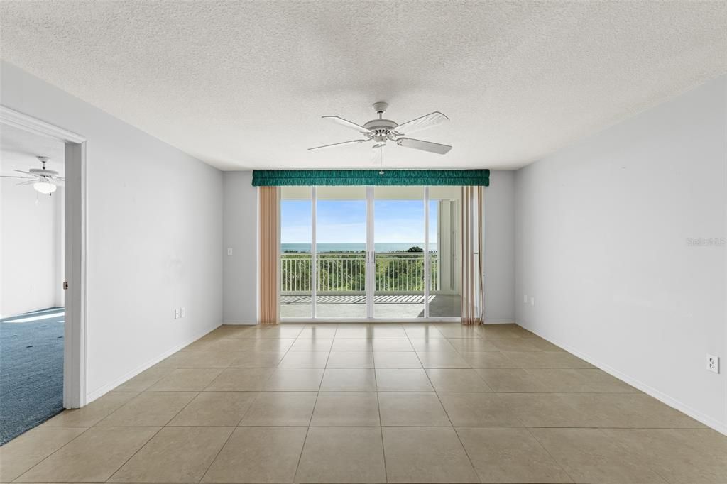 For Sale: $550,000 (2 beds, 2 baths, 1602 Square Feet)
