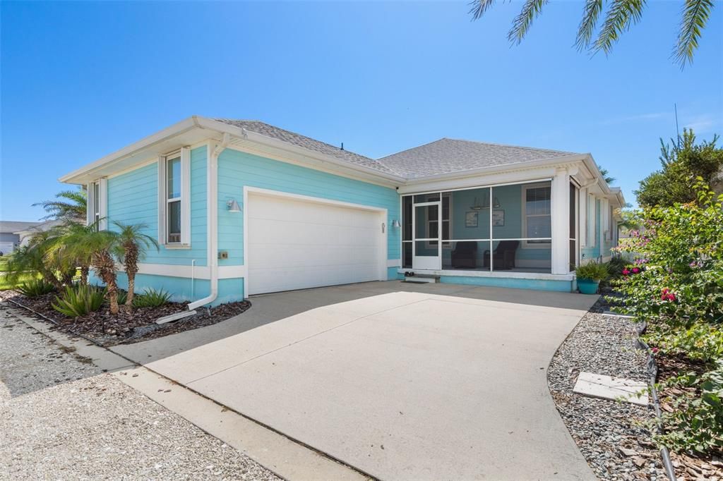 For Sale: $649,000 (3 beds, 2 baths, 2011 Square Feet)