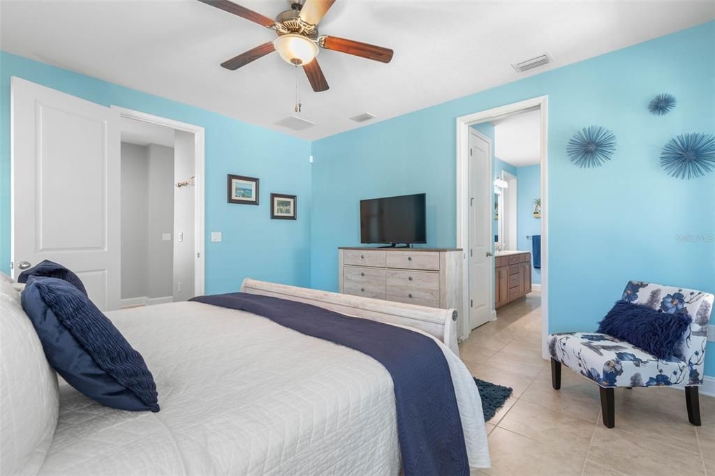 For Sale: $649,000 (3 beds, 2 baths, 2011 Square Feet)