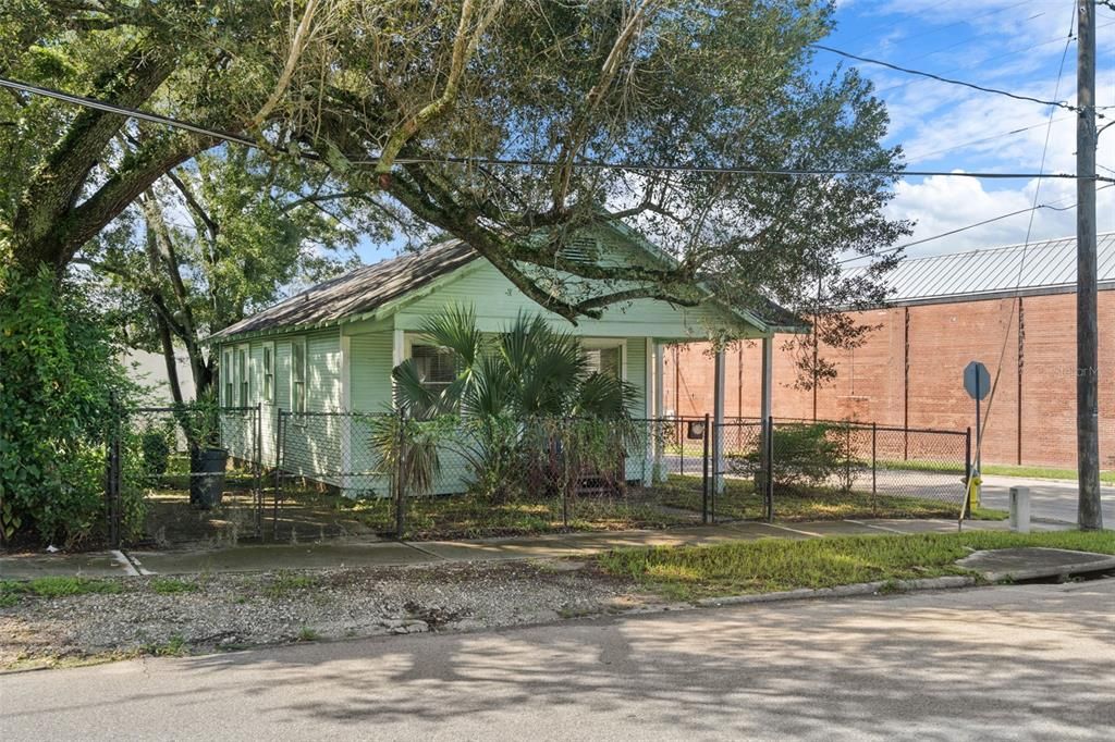 For Sale: $134,900 (0 beds, 0 baths, 704 Square Feet)